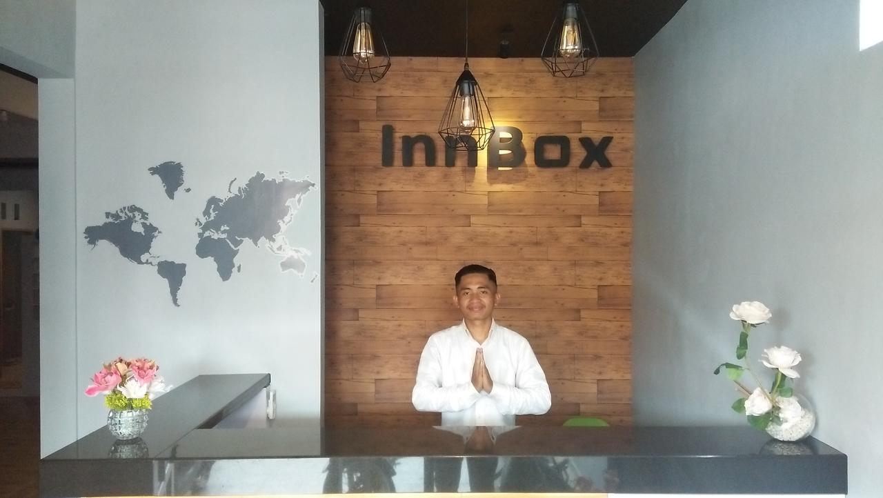Innbox Capsule Hotel Jembel Exterior foto